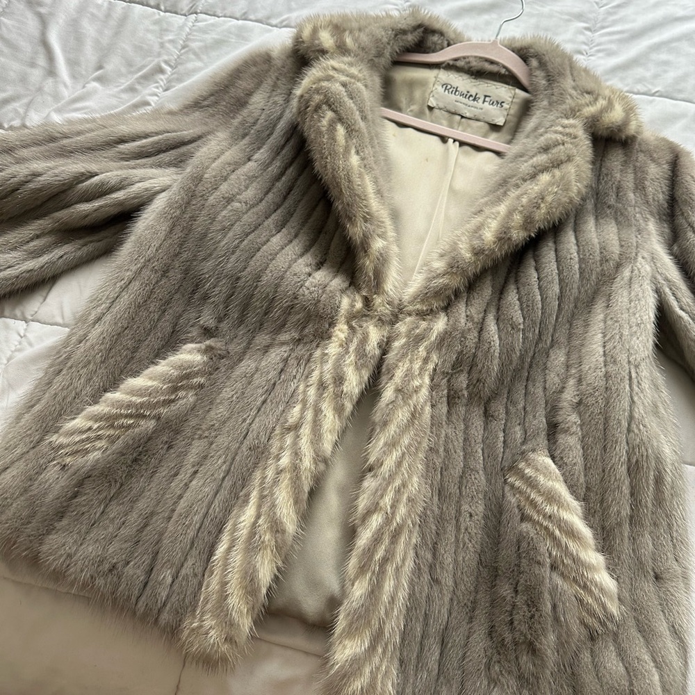 Gray Teddy Jacket with Plush Texture and Collared Neckline